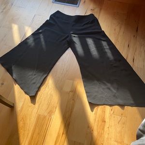 Giorgio Armani asymmetric pants🌺